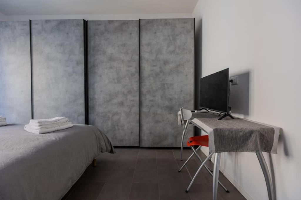 Great Home Laurentina Metro B Рим Екстер'єр фото